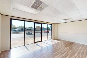 202 n king suite 208 (4)
